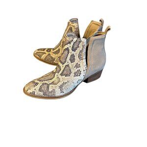 Diba. True bootie brown snake skin print pointed toe leather upper size 9